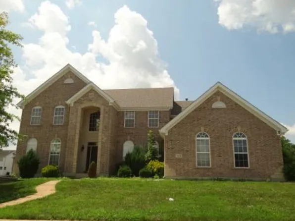 1230 Hermans Lake Dr, Florissant, MO 63034