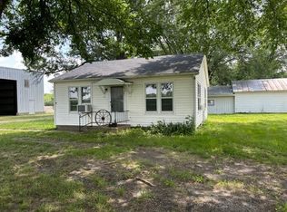 17145 135th Rd, Erie, KS 66733