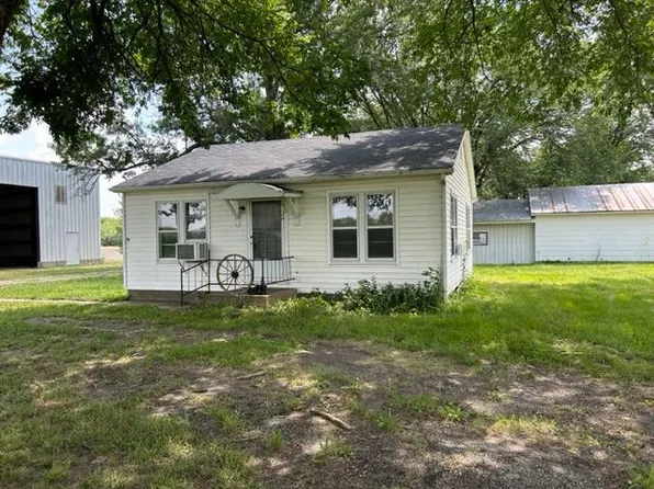 17145 135th Rd, Erie, KS 66733