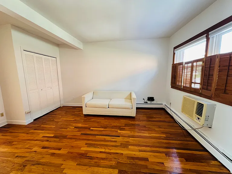 359 Grove St #2 — Photo 3