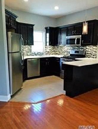 3rd image of 93 Hempstead Ave
