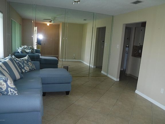 2nd image of 4575 Hoyt Dr