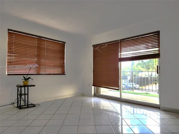 1225 NE 124th St, North Miami, FL