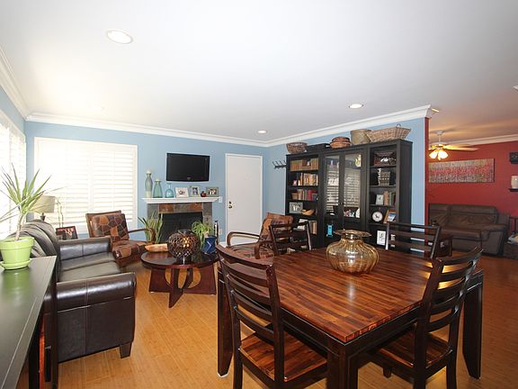 3rd image of 18408 Hatteras St Unit 16
