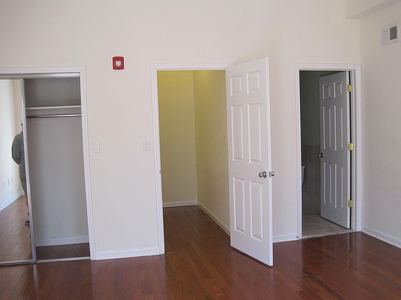 3rd image of 1638 South St APT 4