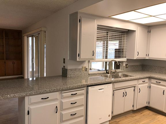 5th image of 1425 Clovewood Ave