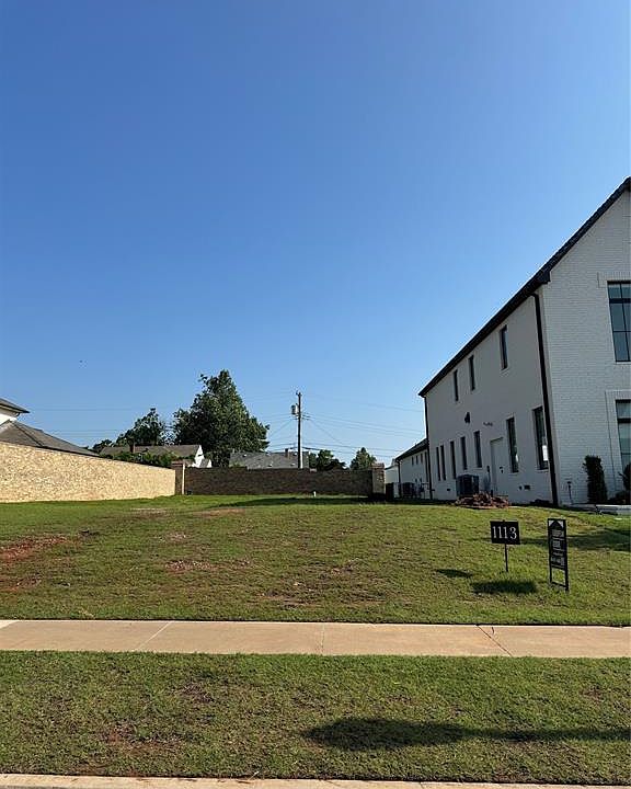 1st image of 1113 Cumberland Ct #6