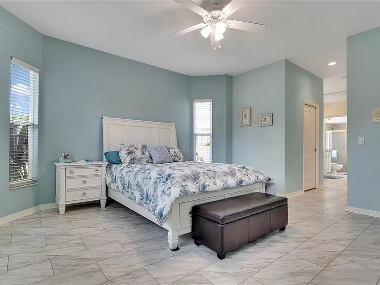 23420 Peachland Blvd — Photo 10