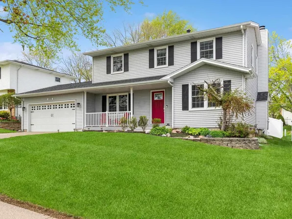 1220 Pinehill Rd, Bettendorf, IA 52722