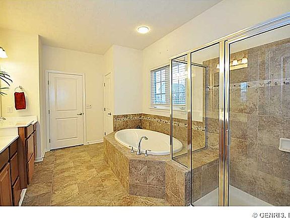 5th image of 55 Kings Mill Ct