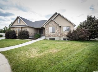 5819 W Yellow Stone Cir, South Jordan, UT 84009