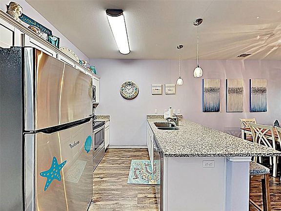 4th image of 1813 11th St #207