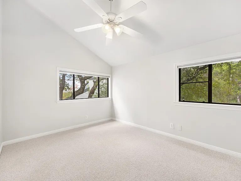 306 Pleasant Dr — Photo 15