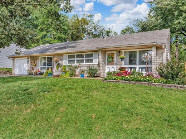 4200 SW 28th Ter, Topeka, KS 66614