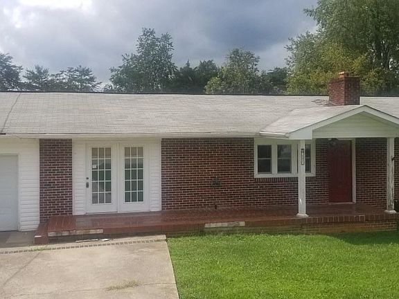 3rd image of 207 Shelby Ave