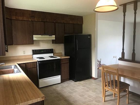 3rd image of 215 Fuller Ave