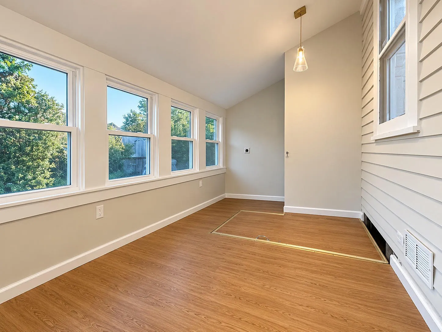 2 bed, 780 sqft, $1,900 — Photo 2