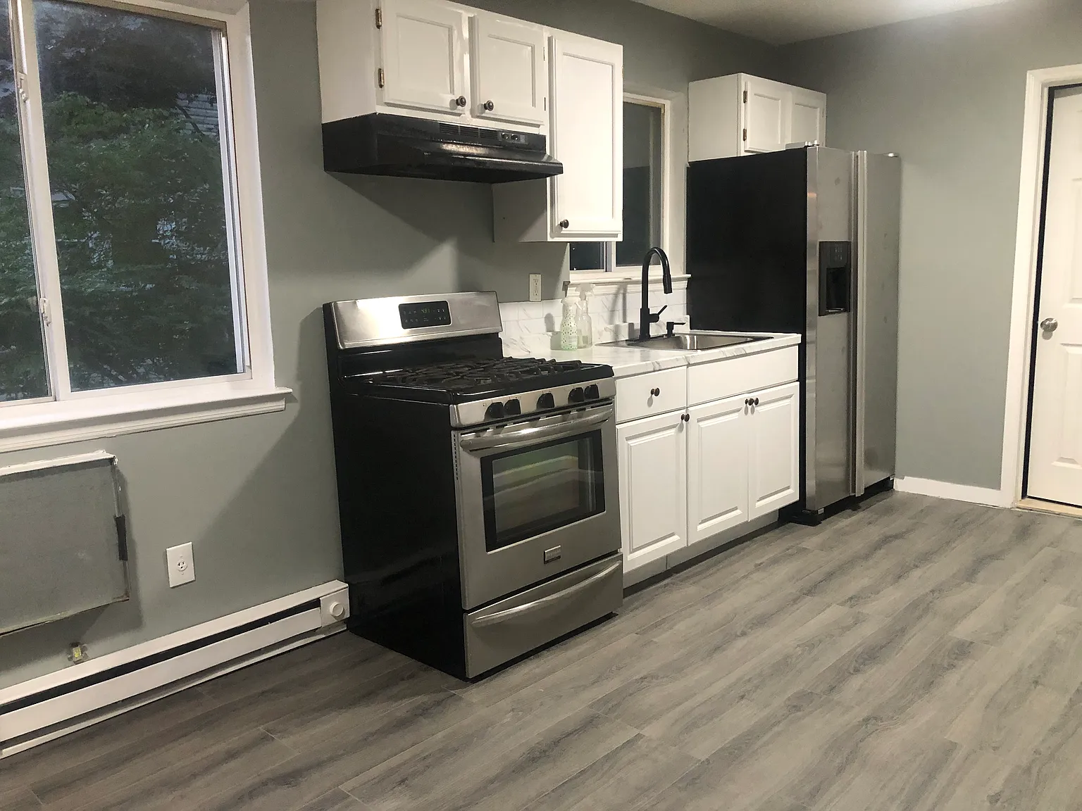Studio, 350 sqft, $1,595 — Photo 4