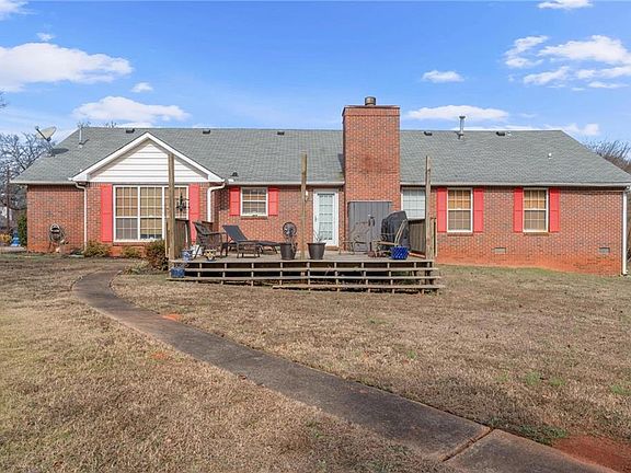 2nd image of 300 Jeremys Straight