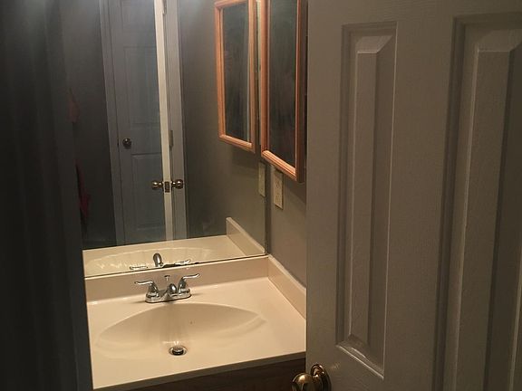 4th image of 343 River Trace Dr