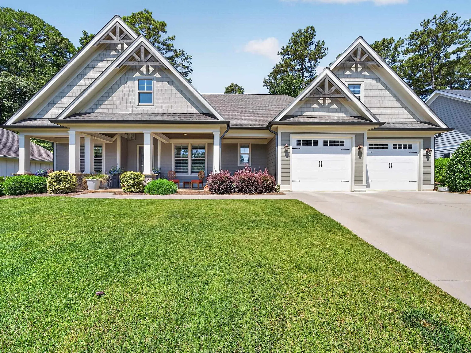 4 bed, 3.0 bath, 2463 sqft, $3,400 — Photo 1