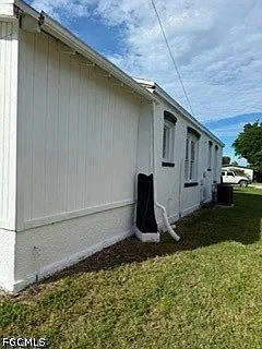3 bed, 1.0 bath, 976 sqft, $1,575 — Photo 2