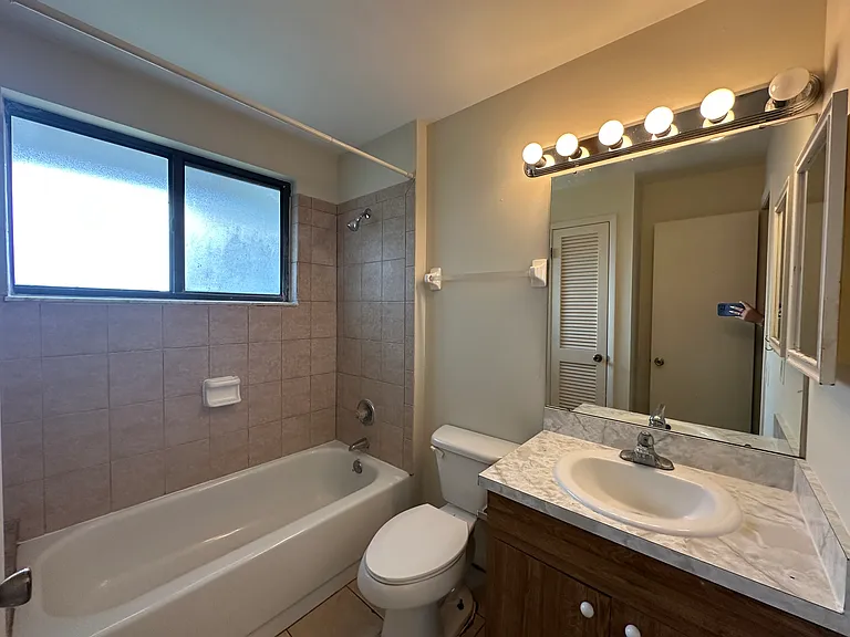 2050 San Marcos Dr SE #215 — Photo 9
