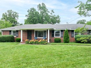 2922 Fernbrook Ln, Nashville, TN 37214