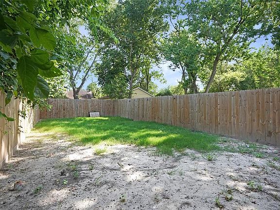 4th image of 739 Neyland St
