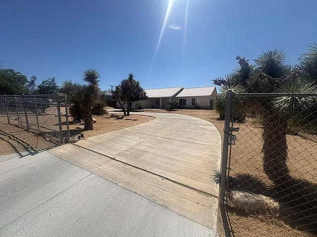7364 Palomar Ave — Photo 27