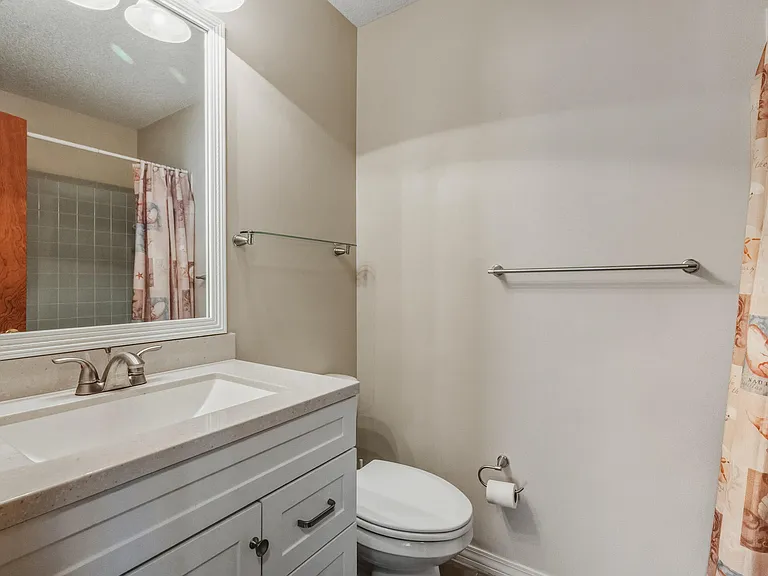 206 Esmond Ct — Photo 44