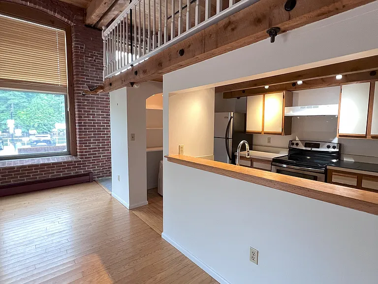 125 Main St #14 — Photo 6