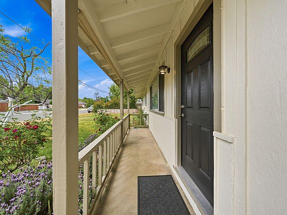5th image of 3560 Sacramento Dr