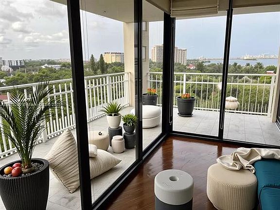 3rd image of 1000 Quayside Ter APT 1009