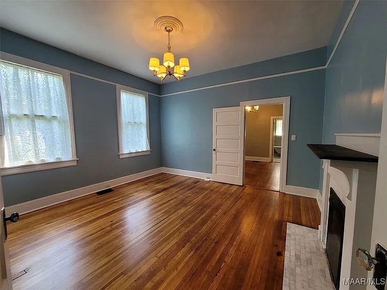 106 S Capitol Pkwy — Photo 26