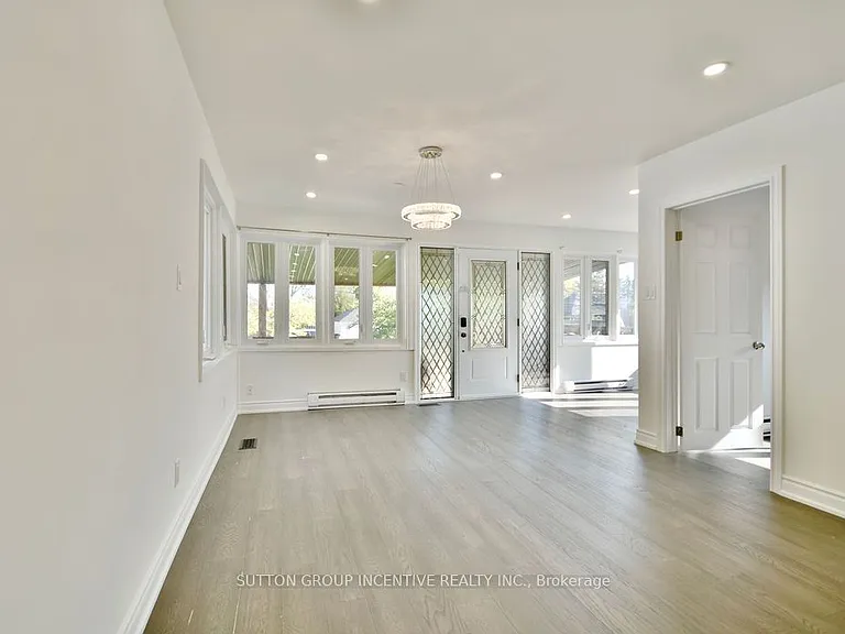 1556 Houston Ave — Photo 19