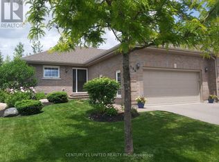 301 Carnegie Ave #194-5, Peterborough, ON K9L 0G1