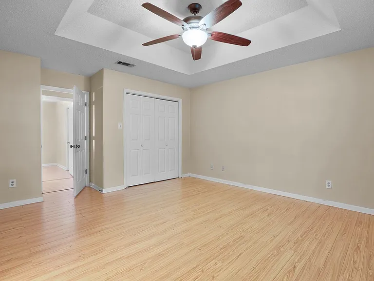 8 N Nicholson Cir — Photo 32