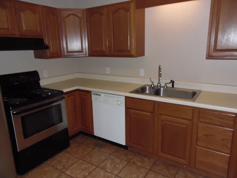 422 Old Salem Rd — Photo 5