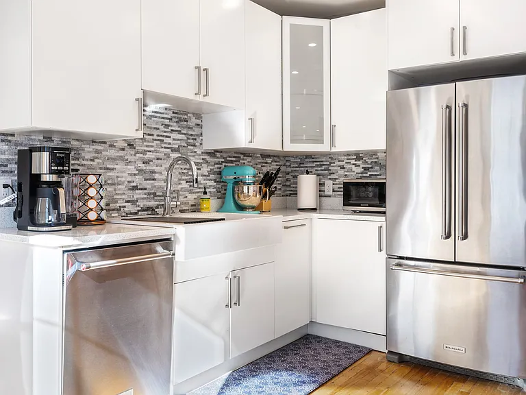 77 William St #2 — Photo 11
