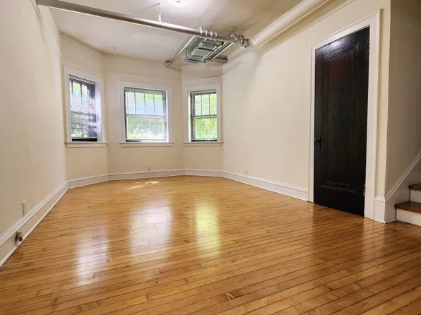 1919 W Berteau Ave #R, Chicago, IL 60613