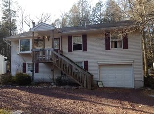 60 Tallwood Dr, Albrightsville, PA 18210