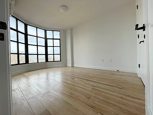 3rd image of 564-570 Saint Johns Pl #725