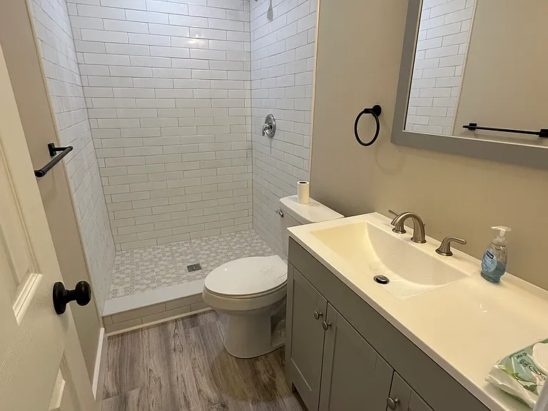341 Dauphin Ln — Photo 6