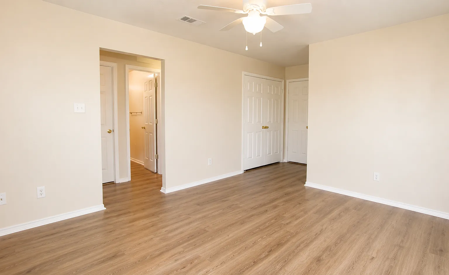 3309 Toledo Dr — Photo 2