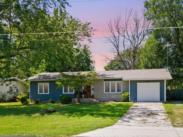 319 S West Avenue, Republic, MO 65738