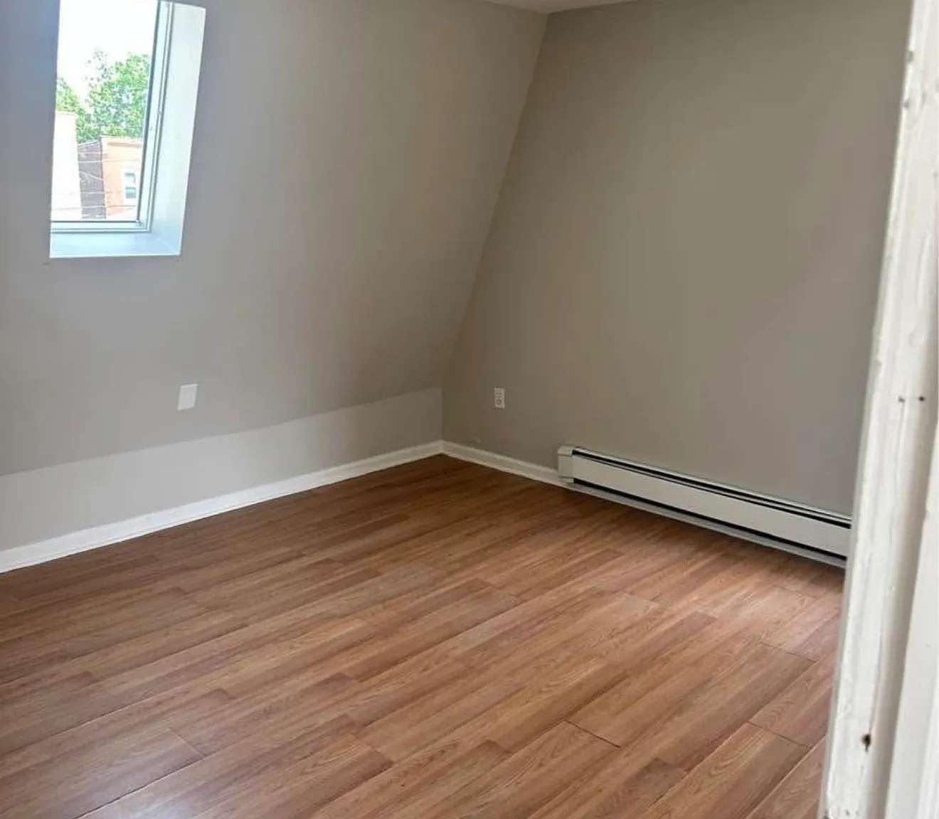 3 bed, 1.5 bath, 1800 sqft, $3,450 — Photo 3