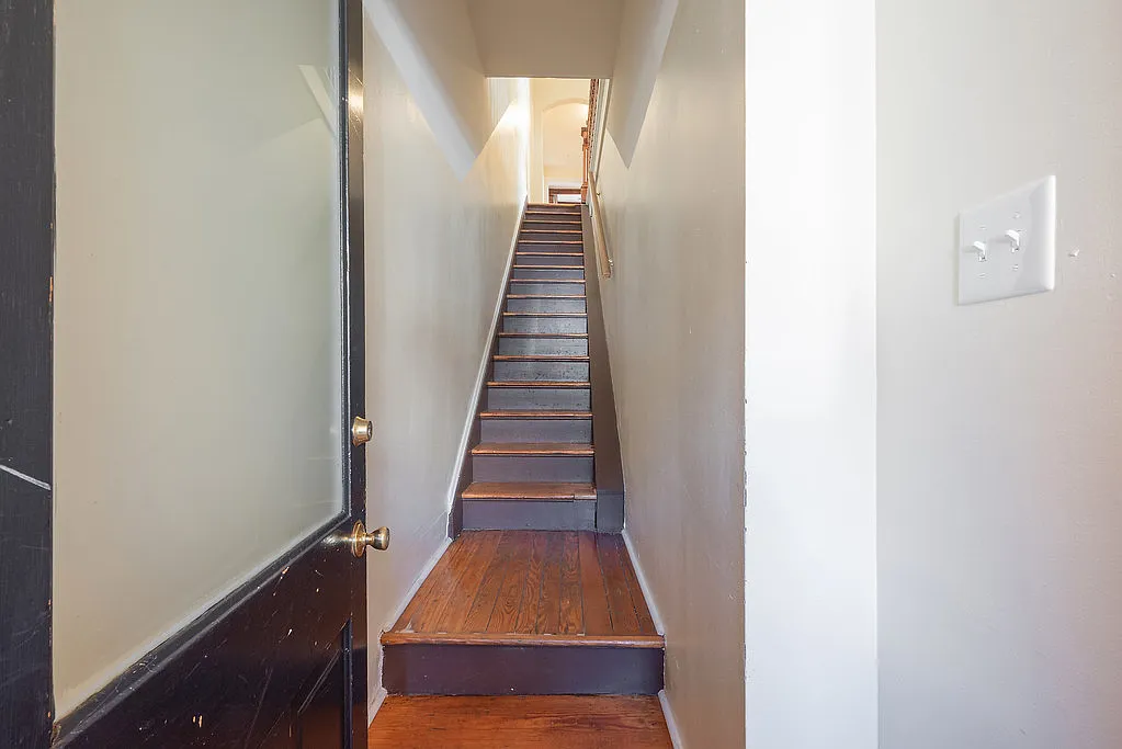 1 bed, 1035 sqft, $1,995 — Photo 2