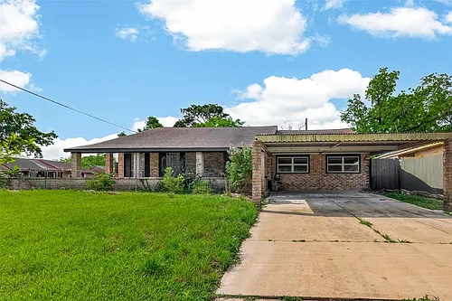 3703 Tiffany Dr Photo 1