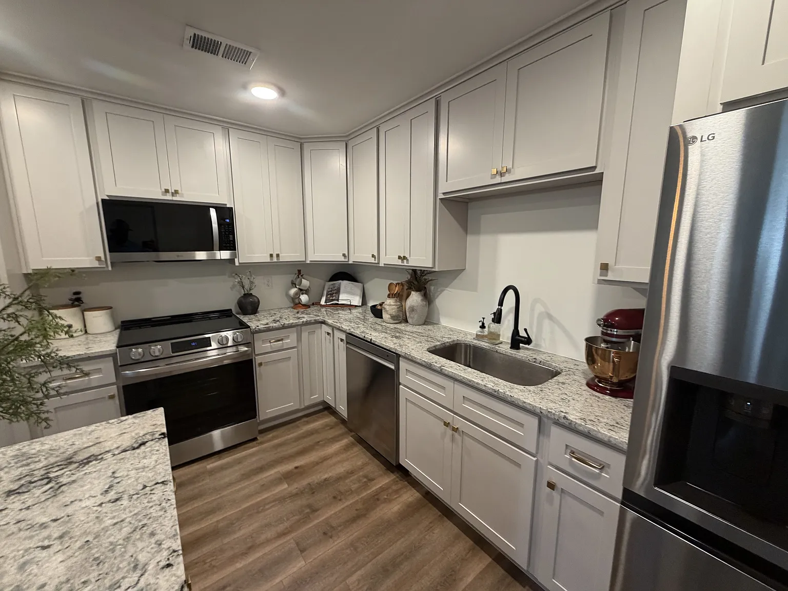 139 Magnolia Drive - 1 — Photo 3